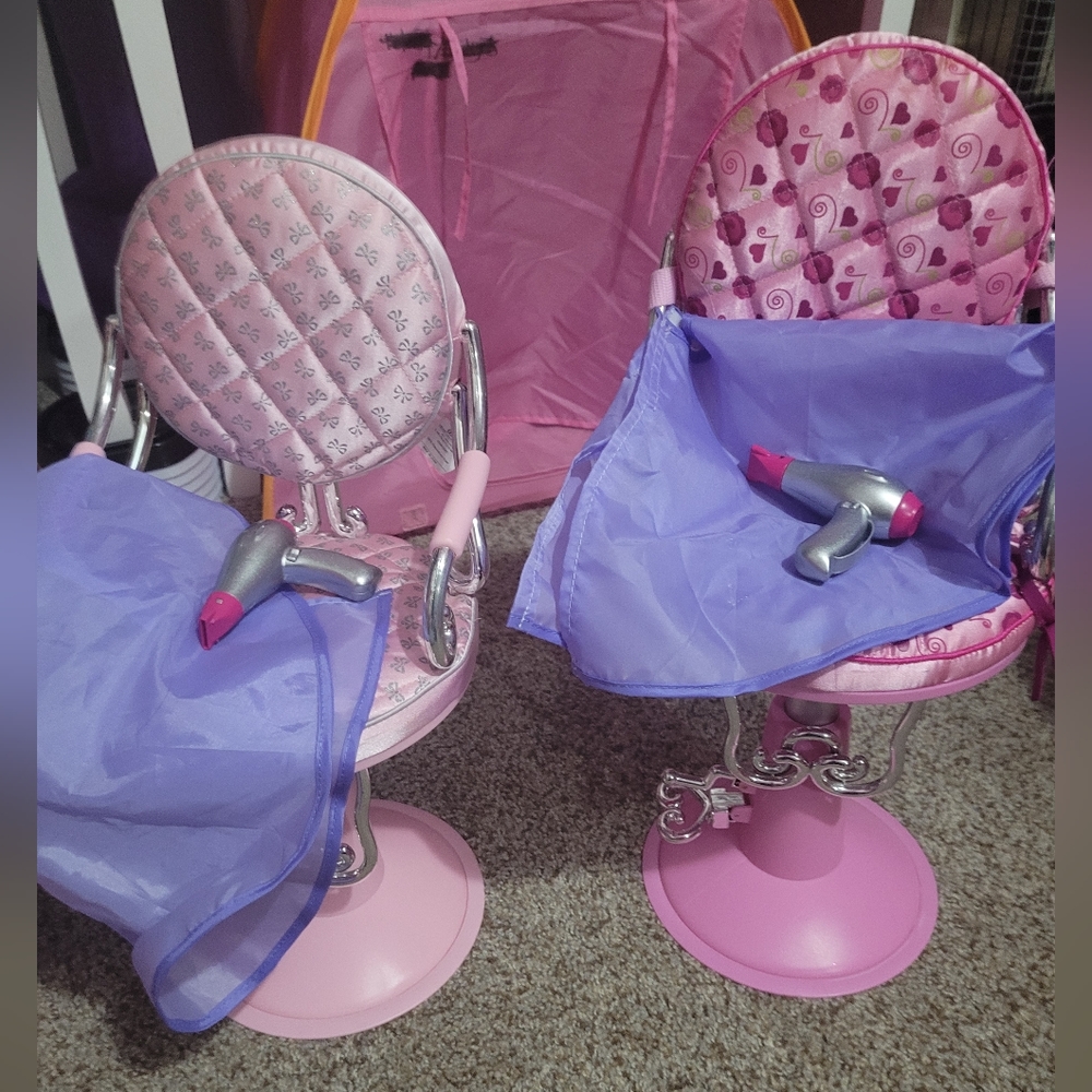 Set of 2 Oyr Generation Salon Chairs with capes and accessories